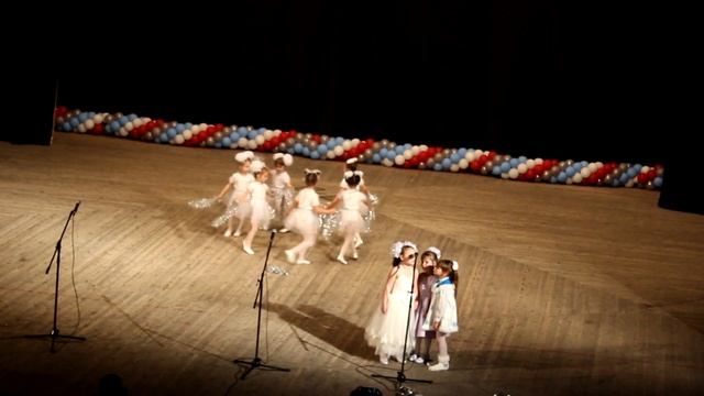 Серебристые снежинки смотреть онлайн