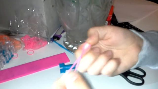 Кольцо паук из резинок Rainbow Loom смотреть онлайн