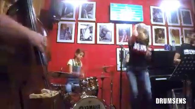 Boulevard Of Broken Dreams (Green Day) смотреть онлайн