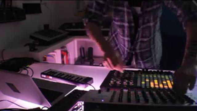 Live Techno (with APC40, Vermona Perfourmer + Ableton Live) смотреть онлайн