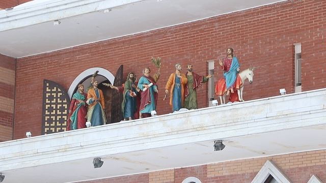 «Иисус на ослике и 12 апостолов»_часы_Йошкар-Ола смотреть онлайн