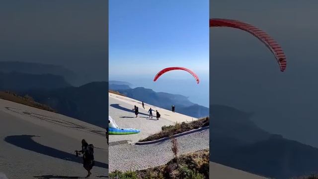 Гора Бабадаг 1969 м, рядом с городом Фетхие и деревней Олюдениз. Славится это место параглайдингом. смотреть онлайн