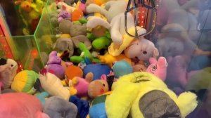 ИГРАЕМ КЛЕШНЁЙ В АППАРАТЕ ХВАТАЙКА / НАСТОЯЩИЙ МАЙНКРАФТ В АВТОМАТЕ С ПРИЗАМИ / САМЫЙ БОЛЬШОЙ ПРИЗ