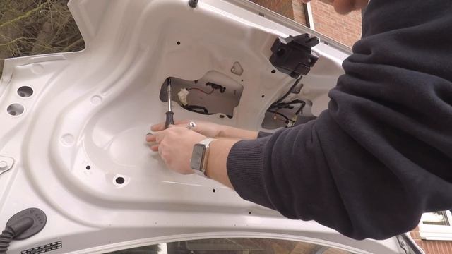 Subaru BRZ Removing the Boot Trunk Handle Toyota GT86 Scion FRS смотреть онлайн