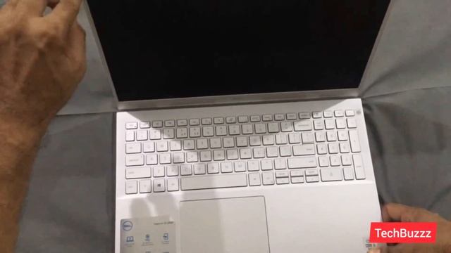 Unboxing - Dell Inspiron 15 - 5000 Series ( Model 5501 ) смотреть онлайн