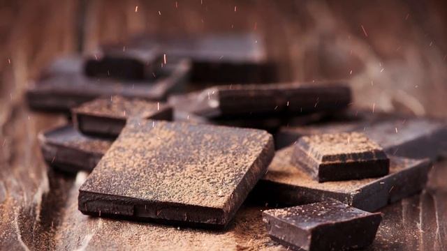 Что будет, если съесть просроченный шоколад? смотреть онлайн