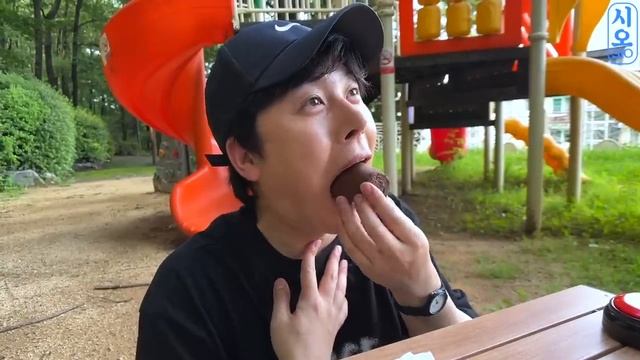 ASMR MUKBANG _ 편의점 블루 디저트 아이스크림 먹방 불닭 소다맛 & BLUE DESSERT HONEY JELLY CANDY (1)