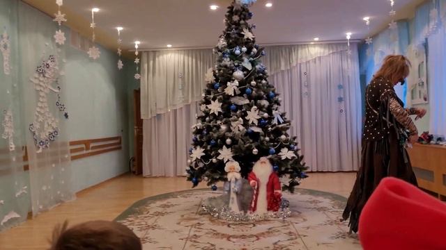 Новогодний утренник смотреть онлайн
