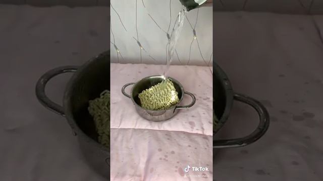 Что будет если покрасить роллтон в фиолетовый цвет смотреть онлайн