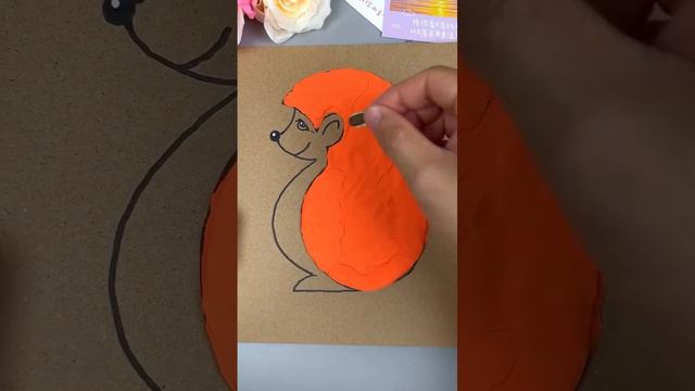 Давайте сделаем забавного ёжика из картона, пластилина и семечек? 🌻