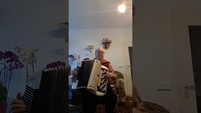 "Синяя вечность ", популярная песня из репертуара Муслима Магомаева. смотреть онлайн