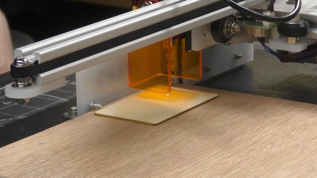 Laser engraving for beginners - Ortur Aufero Laser 1 - Unboxing, Test & Review смотреть онлайн