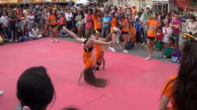 porras 125 años de Armenia con participacion de mi niña смотреть онлайн