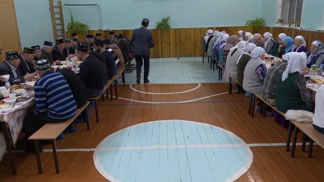 Чулпан авылында ифтар мәҗлесләрен Сәләймановлар башлап җибәрде смотреть онлайн