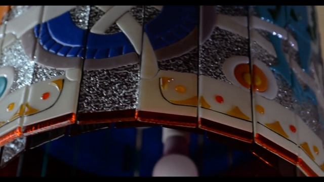 Витражный светильник "Райские птицы" смотреть онлайн