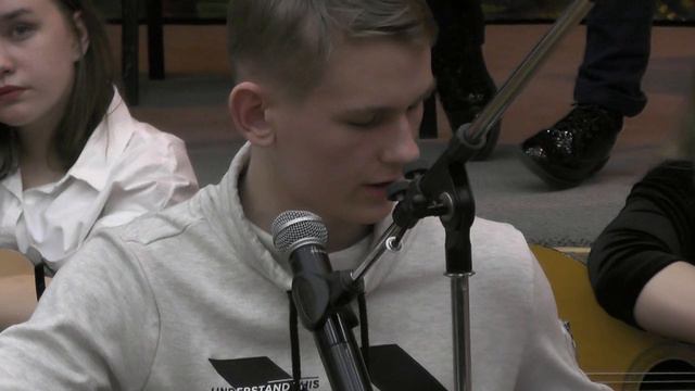 Максим Васильев - Братские могилы (Высоцкий) смотреть онлайн