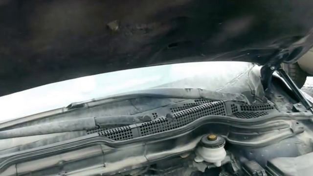 Установка газовых амортизаторов капота на HONDA CR-V RE(K24Z4, 2008). смотреть онлайн