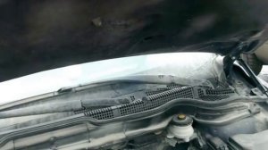 Установка газовых амортизаторов капота на HONDA CR-V RE(K24Z4, 2008).