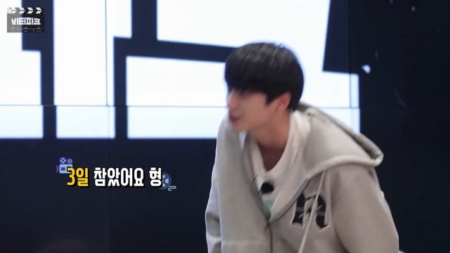 CRAVITY PARK (크래비티 파크) EP.45 제 1회 비티파크 연기대상 1 l SEASON 4 (시즌 4) смотреть онлайн
