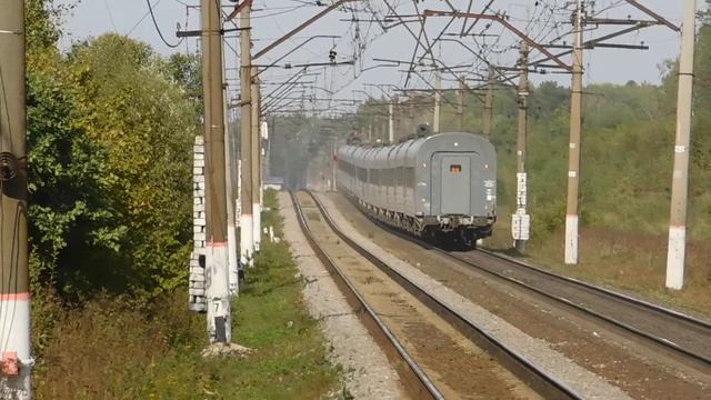 ЭП20-057 с поездом №740 Брянск-Москва, перегон Тихонова Пустынь - Суходрев, о.п.Родинка. 12.8.2018 смотреть онлайн