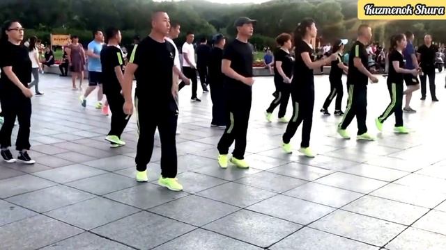 @kuzmenok03 Ребята здорово танцуют под хорошую музыку. Смотрел сам несколько раз. смотреть онлайн