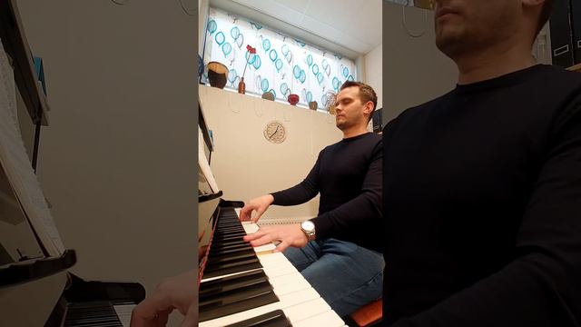 Moon River - @officialhenrymancini смотреть онлайн