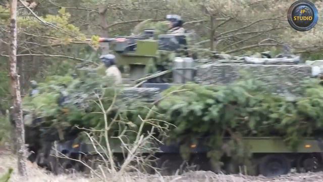 М113 - Американський основний бронетранспортер.