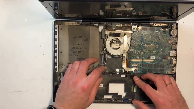 Разборка и чистка Sony VAIO VPC-SB