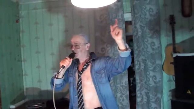 #42)ютуб звезда Петр Сотник с песней