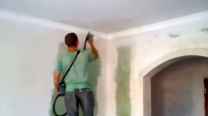 Как хорошо покрасить потолок при помощи пульверизатора