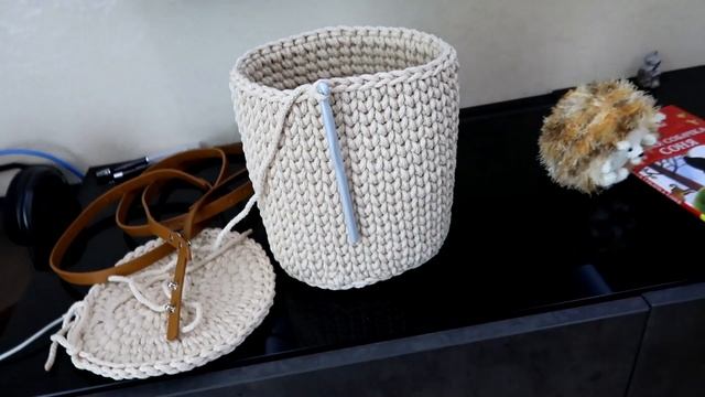 VLOG: Жизнь одной вязальщицы. Сумка вязаная крючком. Одежда для игрушки вязаная крючком. смотреть онлайн