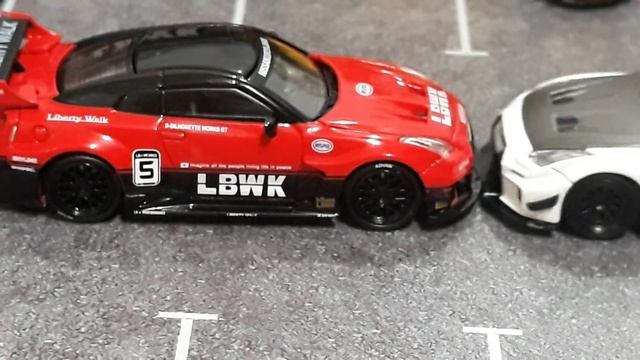 Time Micro vs. Mini GT. The LBWK Silhouette Works GTR. Who does it better ??? смотреть онлайн