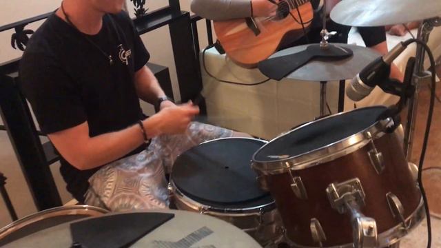 Valerie LIVE! (Amy Winehouse Cover) - BRE Hopkins смотреть онлайн