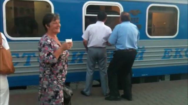 Провожают друга смотреть онлайн