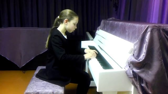 Гайдн "Менуэт",играет Полина Толмачёва смотреть онлайн