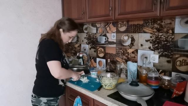 Готовим сырные палочки и картошку по-деревенски ??? смотреть онлайн