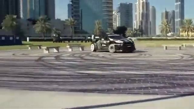 Крутой арабский дрифт.Под защибенной музыкой смотреть онлайн