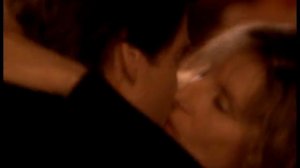 У зеркала два лица (ты теперь не подходишь мне).avi