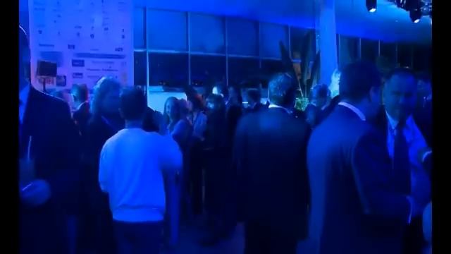 XX Forum Ekonomiczne / otwarcie wieczoru krakowskiego koncertem Cai'a Caslavinieri смотреть онлайн