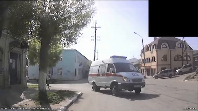 В Вольске полиция поймала водителя скорой помощи без прав на "встречке" смотреть онлайн