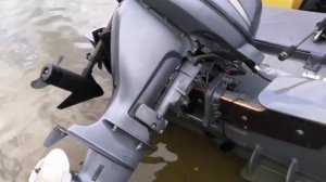 Лодка Свиммер 370XL PRO - Осадку лодки на мелководье.