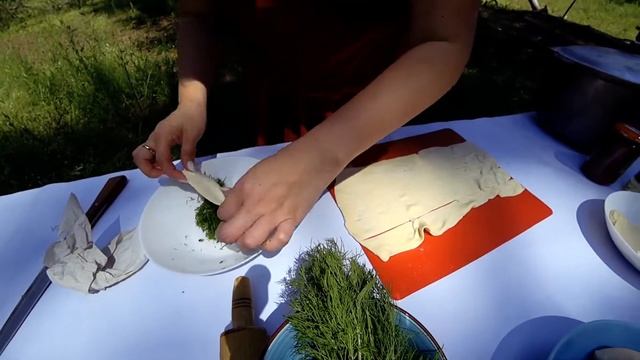 Сыр, сосиски в тесте. Простой рецепт для пикника! Что приготовить на природе? Отличный перекус! смотреть онлайн