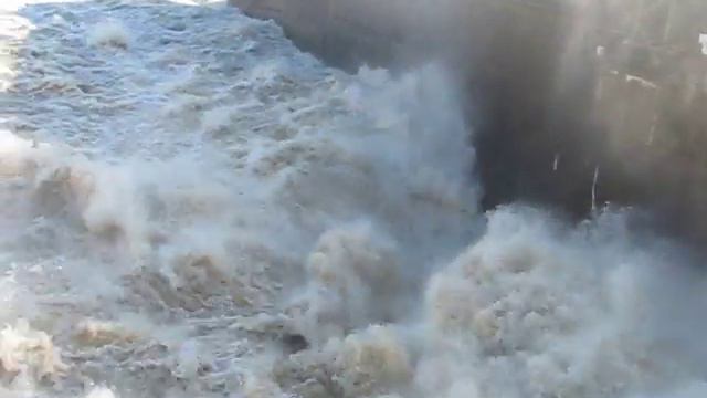 КамГЭС сброс Воды Апрель 2016 смотреть онлайн