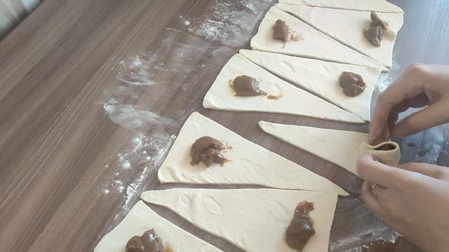 Круассаны со сгущёнкой смотреть онлайн