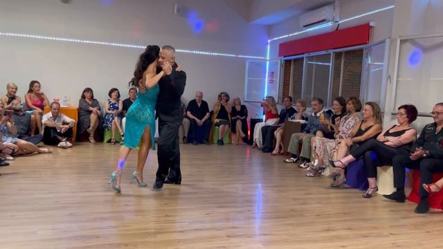 Amaia Zugadi y Alejando Figueroa - vals Dichas que viví - Rodolfo Biagi смотреть онлайн