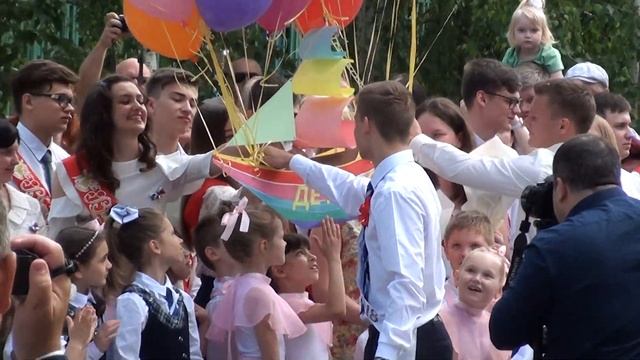 Школьный праздник смотреть онлайн