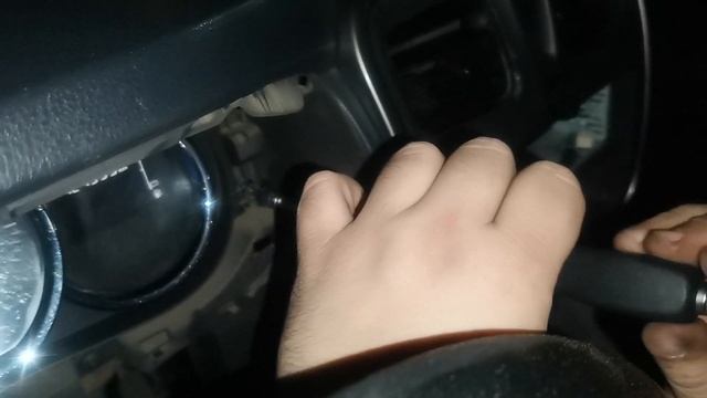 Рено Логан, снятие приборной панели. смотреть онлайн