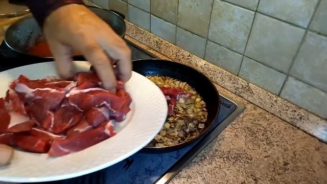 Рецепт "Емырта- помидор" - яичница по хорезмски с помидорами смотреть онлайн