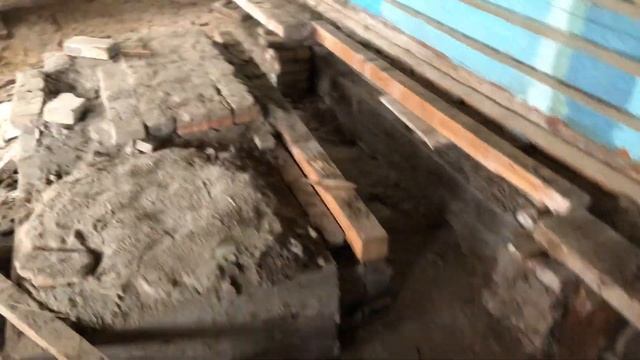 Снимаем полы. Ремонт старого дома (Часть 2, День 9). смотреть онлайн