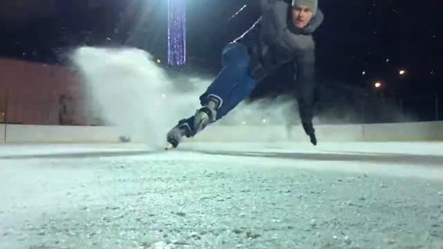 Торможение одной ногой на льду.Катание на коньках T-blade. смотреть онлайн